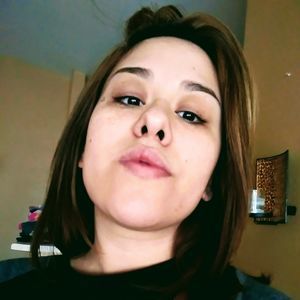 Meet your Posher, Mona